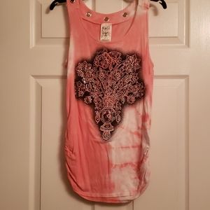 Vocal label peach tank w/side split at hem